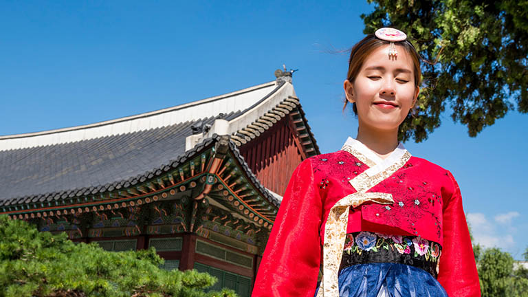 Memakai Hanbok di Korea
